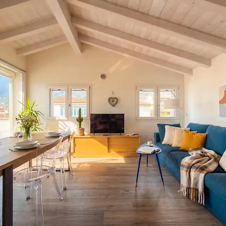 Penthouse Iseo View - Free Wi-fi And Private Parking Included