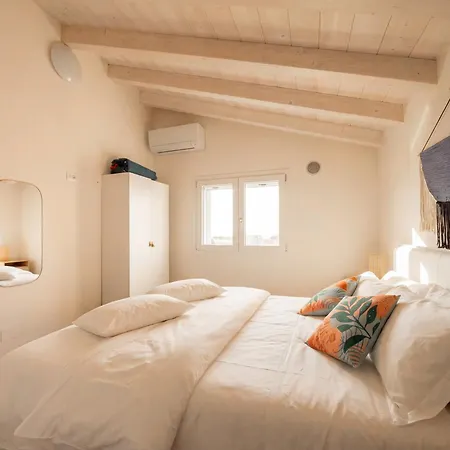 Penthouse Iseo View - Free Wi-fi And Private Parking Included Apartamento Sale Marasino