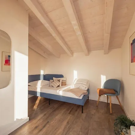 Penthouse Iseo View - Free Wi-fi And Private Parking Included * Sale Marasino